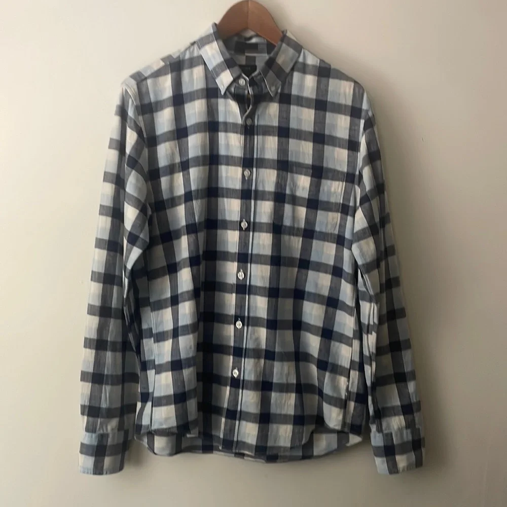 J Crew Men’s Blue Slim Fit Homespun Long Sleeve Button Down Shirt Sz Medium